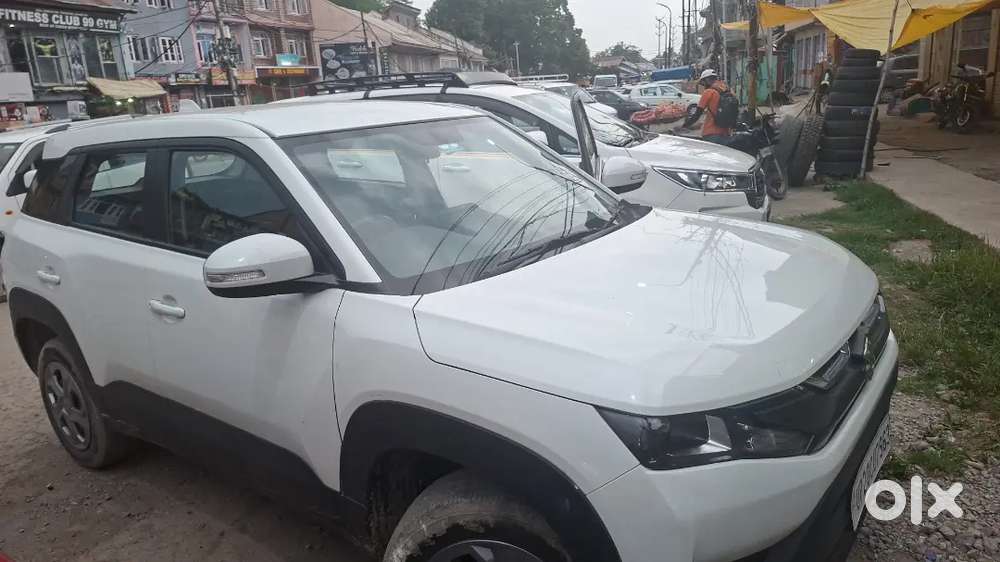 Maruti Brezza Lxi Hybrid 2025