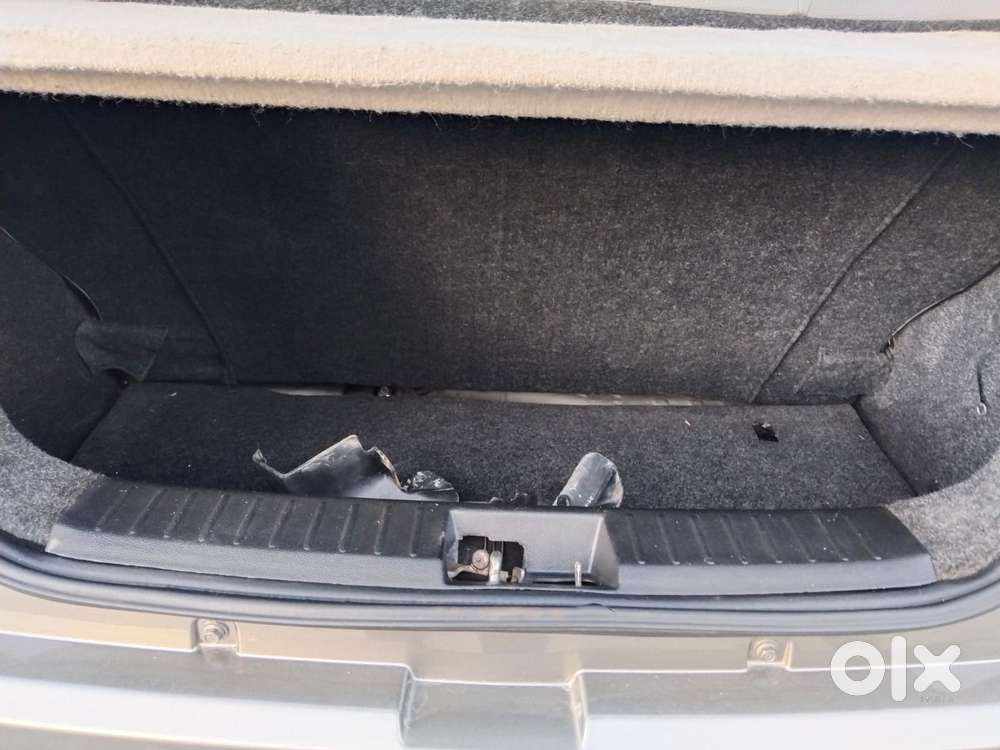 Mahindra Kuv 100 Mahindra-kuv-100-d75-k2, 2016, Petrol