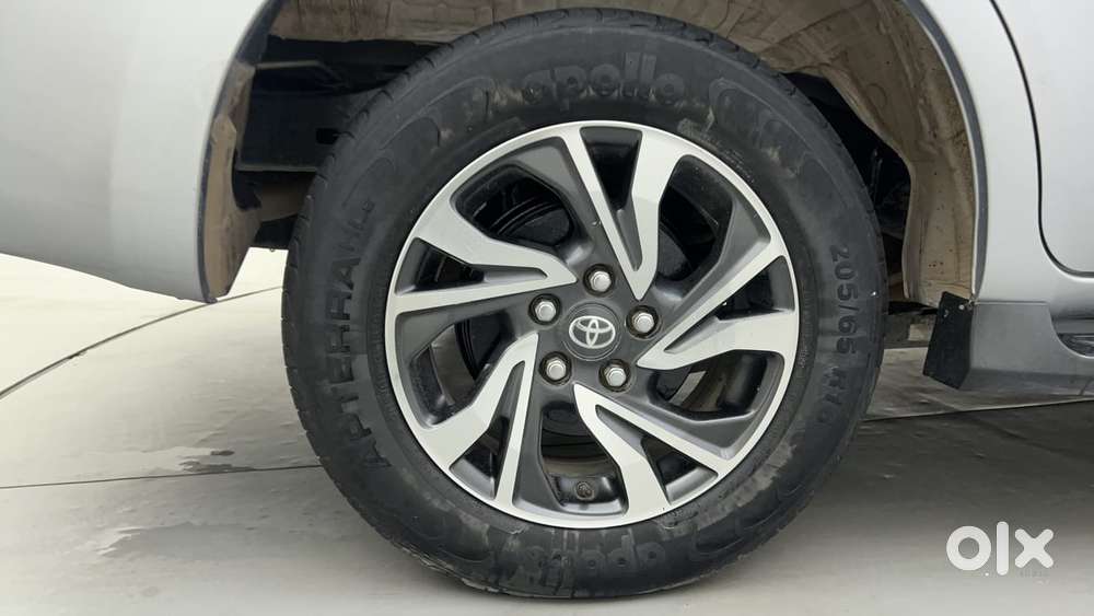 Toyota Innova Crysta [2020-ongoing] 2.7 Gx At 7 Str, 2022, Petrol