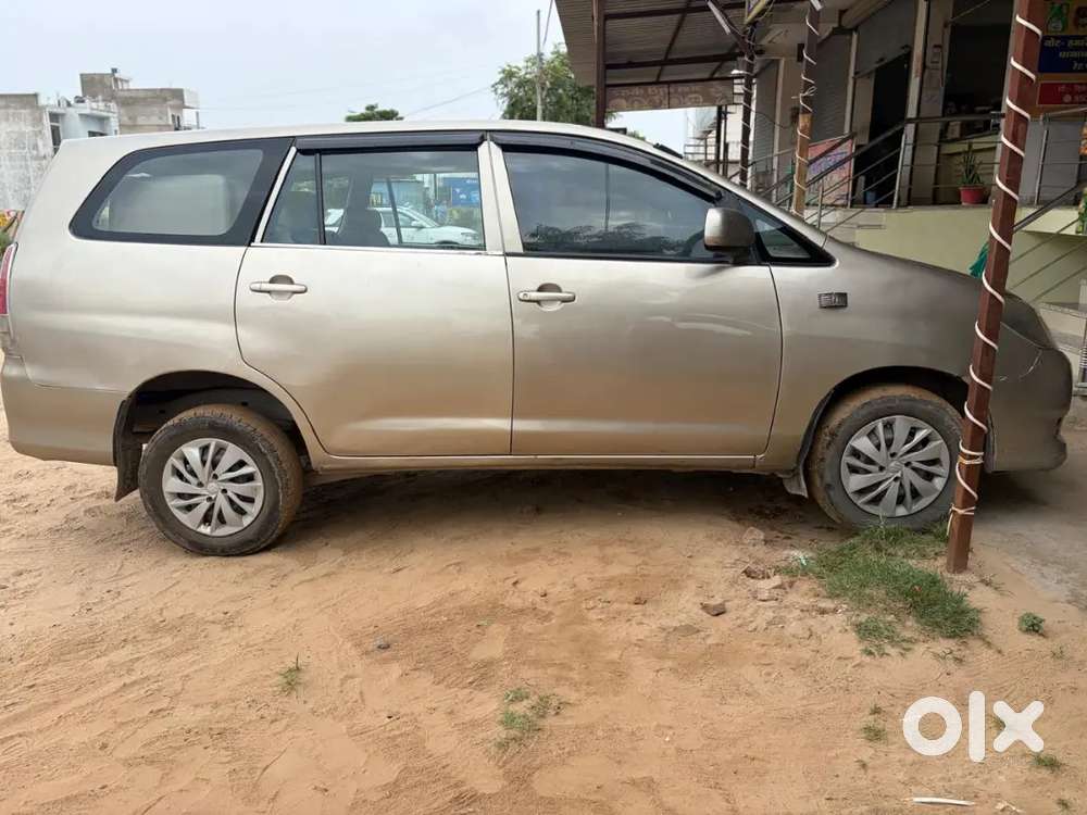 Toyota Innova 2011 Diesel 8 Str