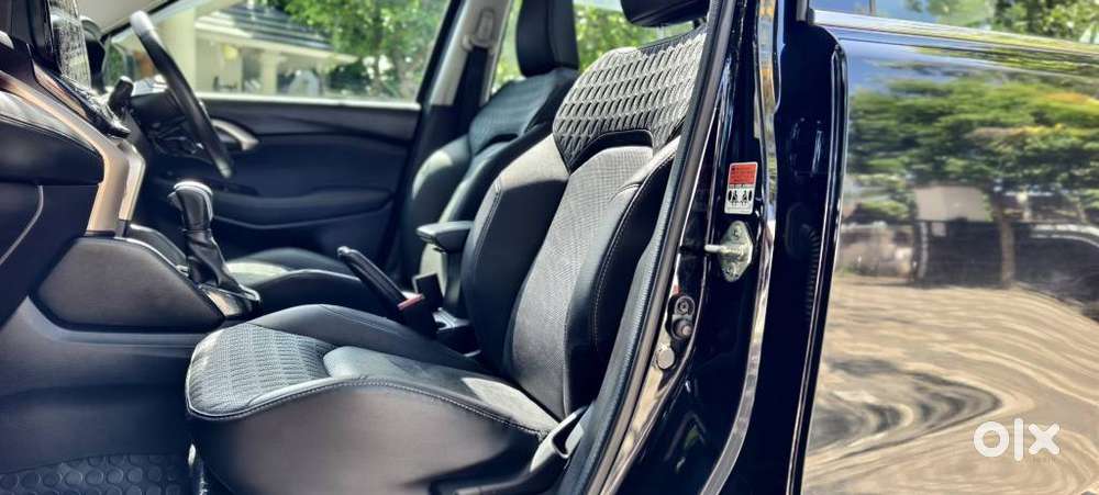 Maruti Suzuki Grand Vitara 1.5 Alpha Plus Intelligent Hybrid Ecvt, 2..