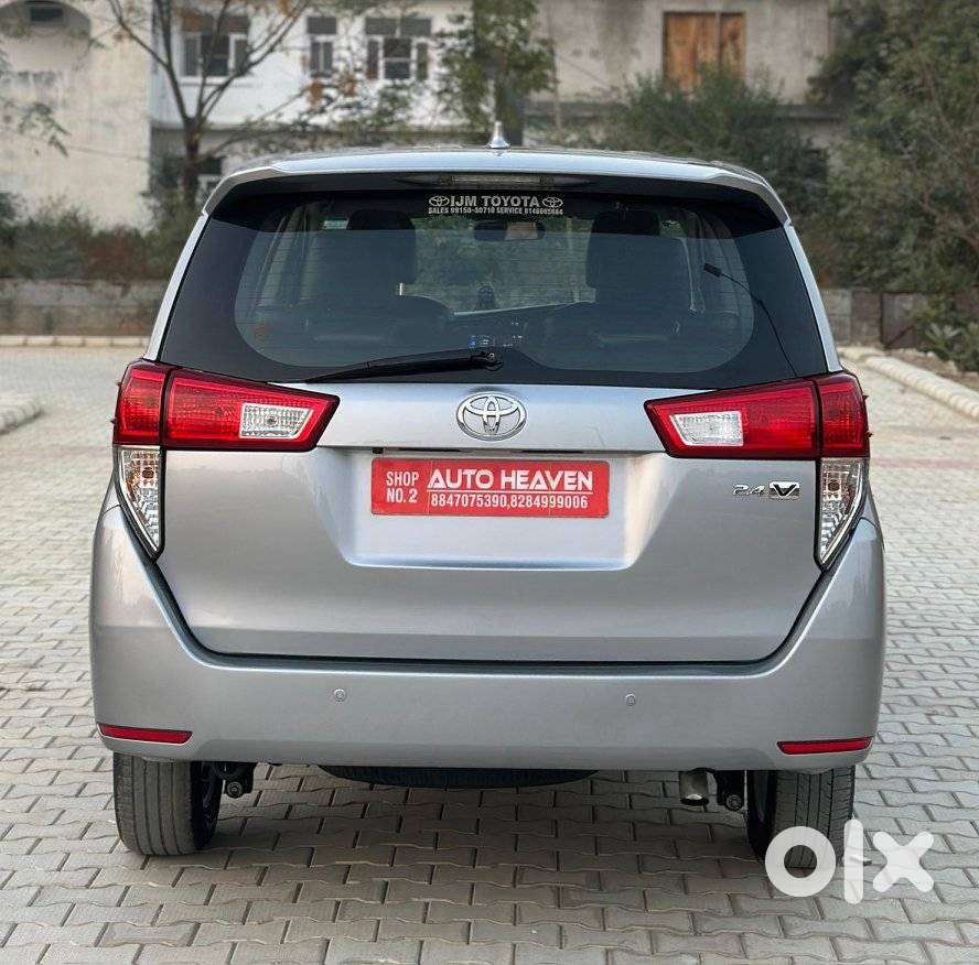 Toyota Innova Crysta 2.4 V, 2016, Diesel