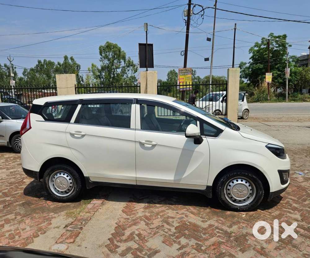 Mahindra Marazzo M2, 2020, Diesel