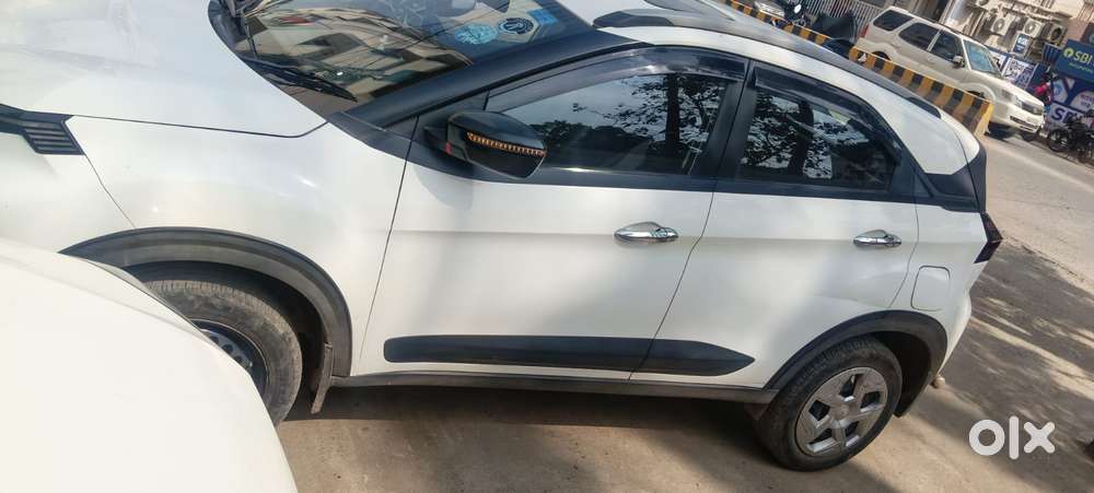 Tata Nexon Creative Plus S 1.2 Revotron Petrol 6 Mt, 2024, Petrol