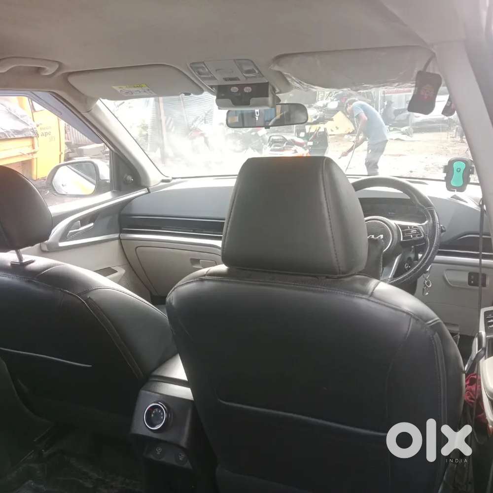 Kia Carens Premium 2025