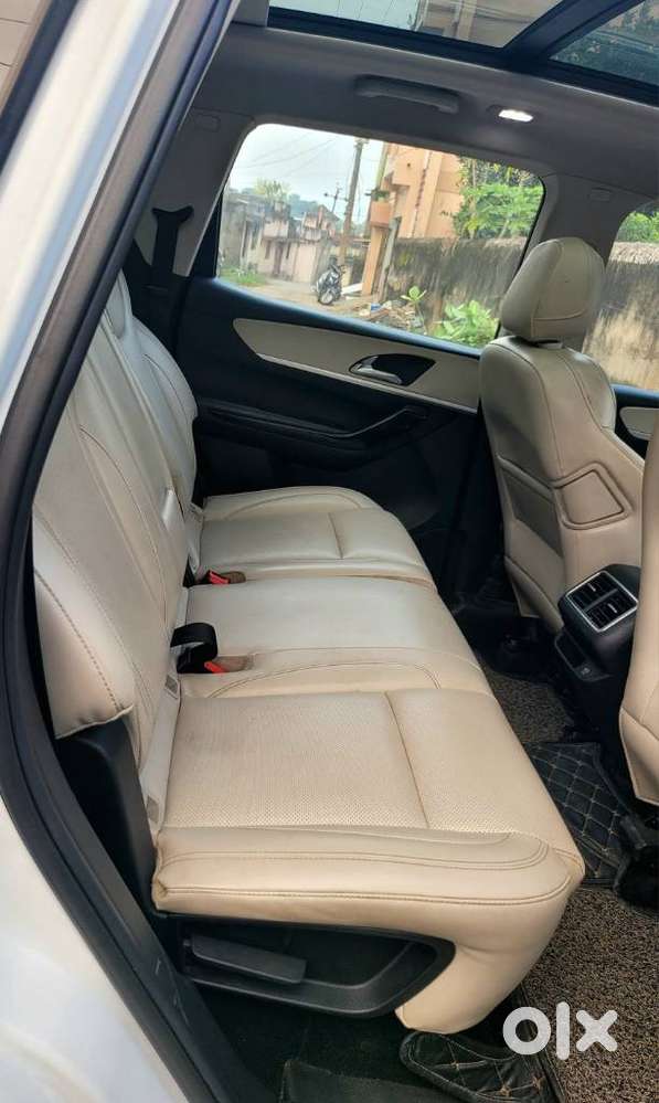 Mahindra Xuv700 2.0 Ax 7 Petrol At Luxury Pack Str, 2023, Petrol