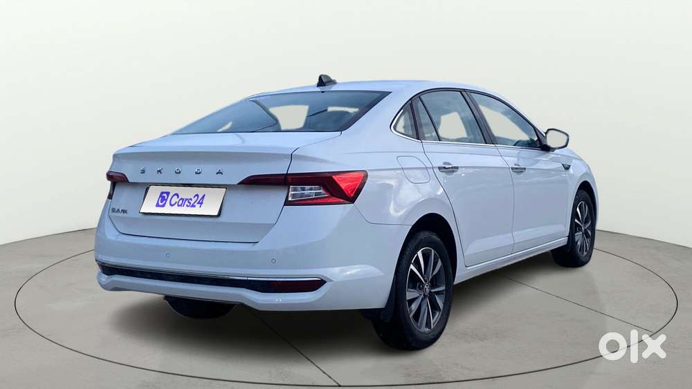 Skoda Slavia Style 1.0l Tsi Mt, 2023, Petrol