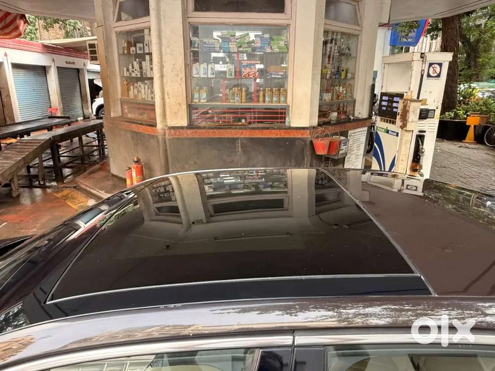 Skoda Superb 2017 L&kpetrol 28000 Km Driven