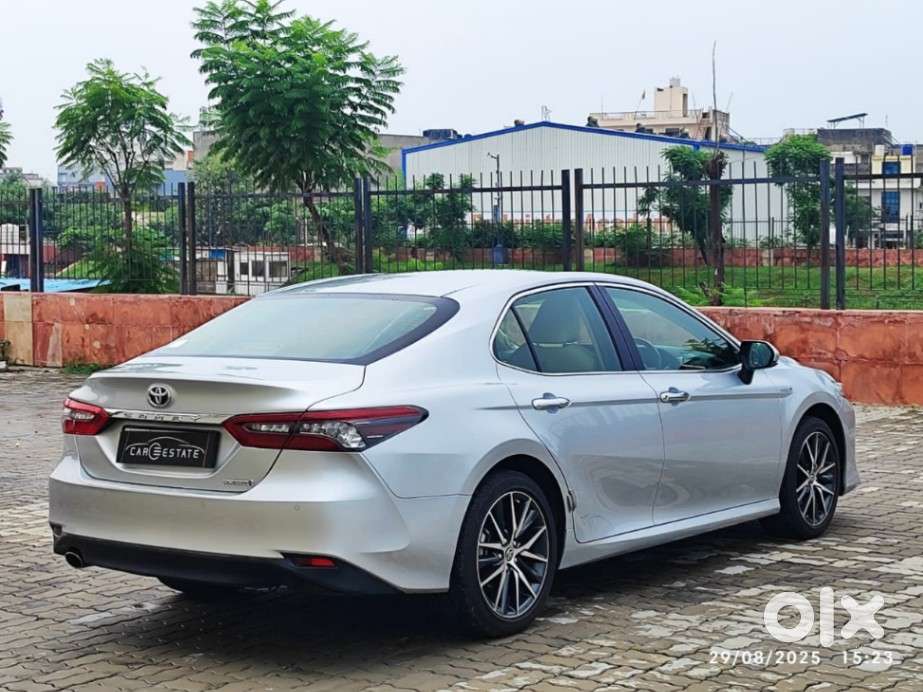 Toyota Camry Hybrid, 2024, Cng & Hybrids