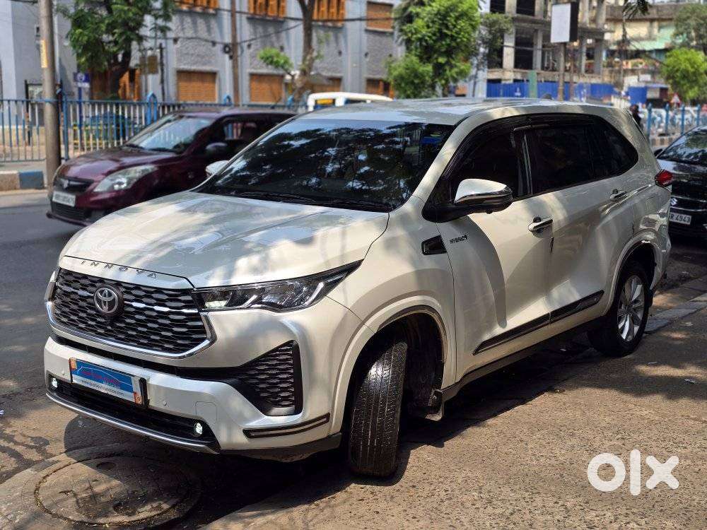 Toyota Innova Hycross 2.0 Vx Hybrid 8 Str, 2023, Petrol