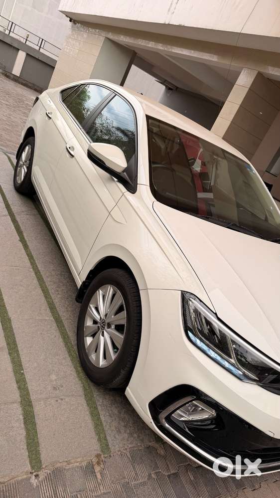 2023 Model Volkswagen Virtus Highline (1.0l Tsi At) Only 17,040 Km