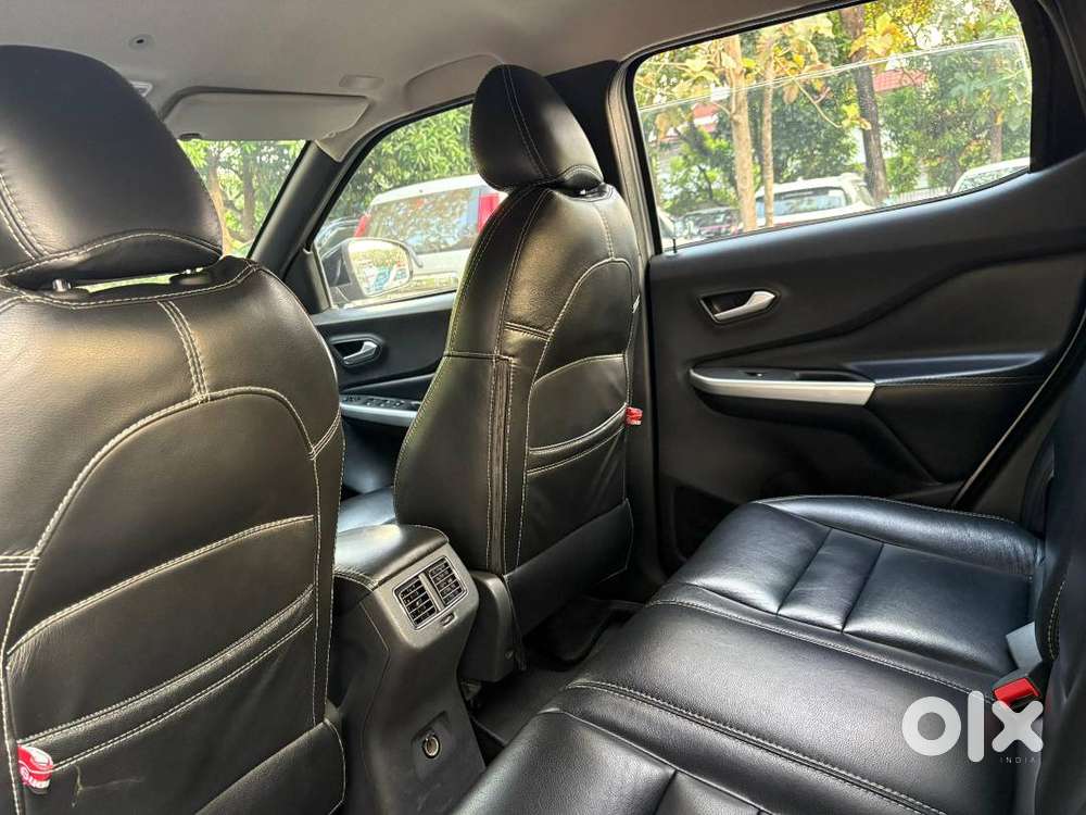 Nissan Magnite 1.0 Xv Premium Turbo Cvt (0), Top Variant