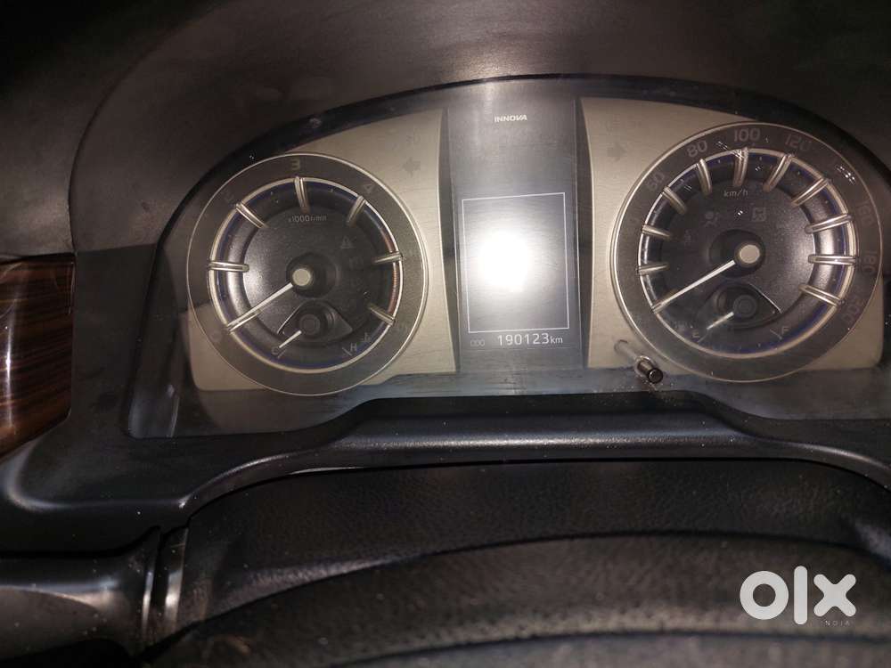 Toyota Innova Crysta [ ] 2.4 Zx At 7 Str, 2016, Diesel