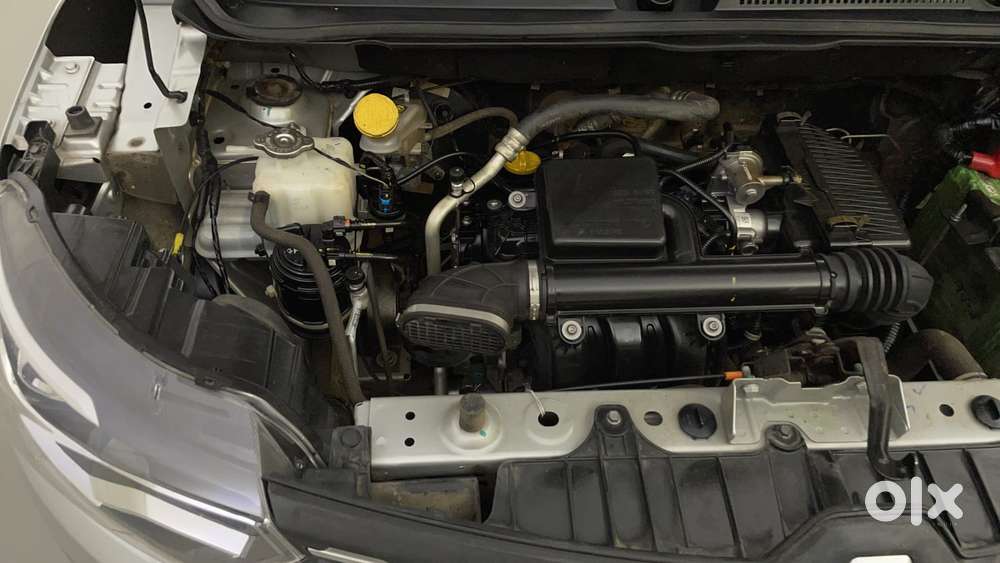 Renault Triber Rxz, 2023, Petrol