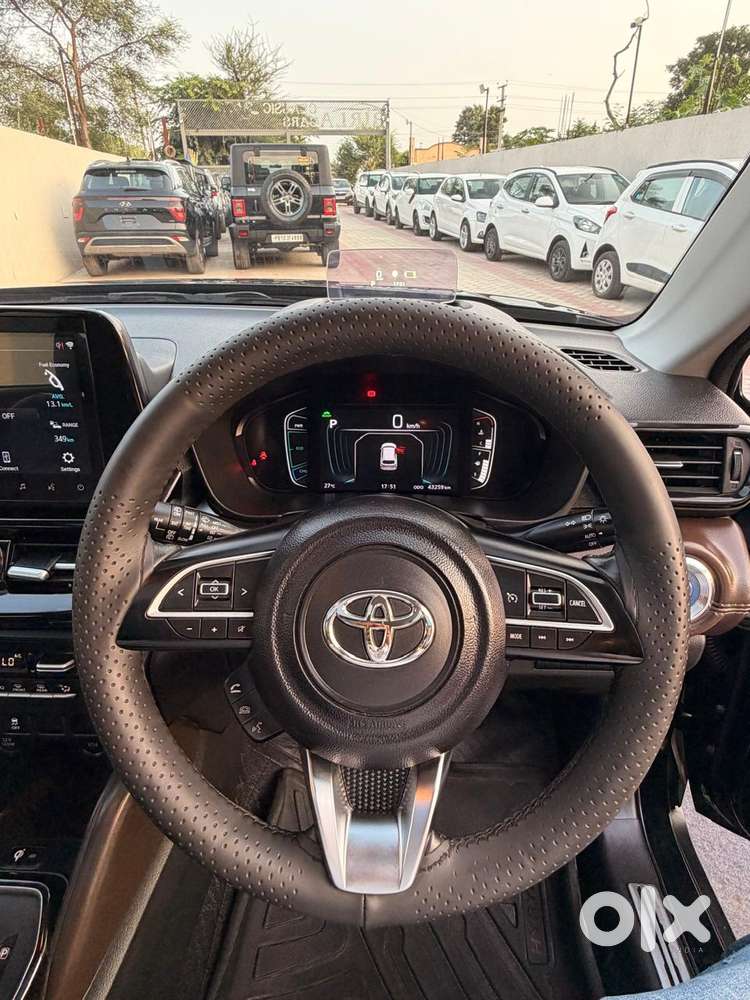 Toyota Urban Cruiser Hyryder 1.5 V Hybrid, 2023, Petrol