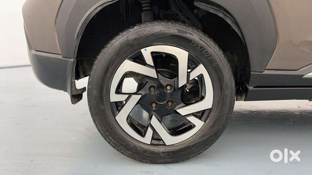 Nissan Magnite 1.0 Xv, 2021, Petrol