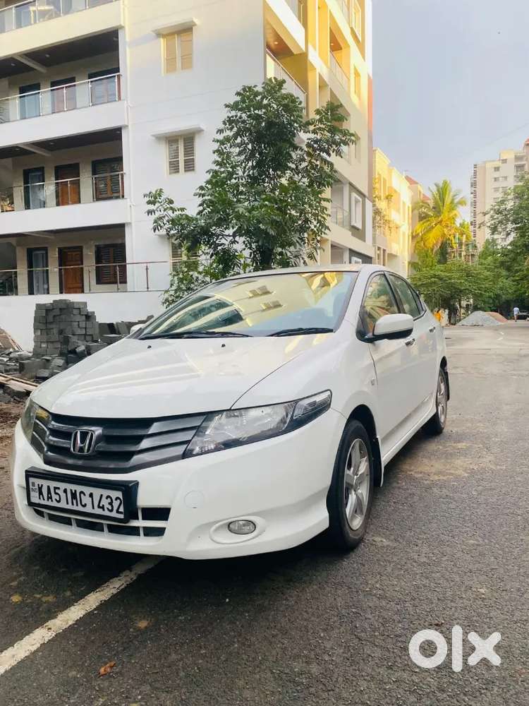 Well Maintained 2011 Honda City Company Serviced