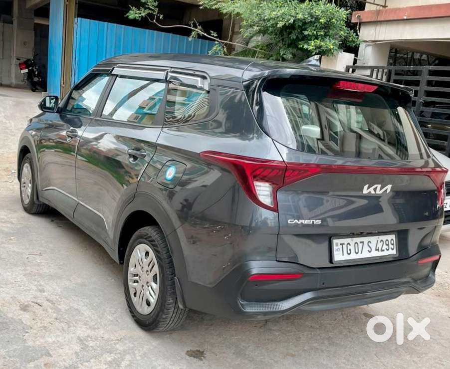 Kia Carens Petrol Manual 2025 Year