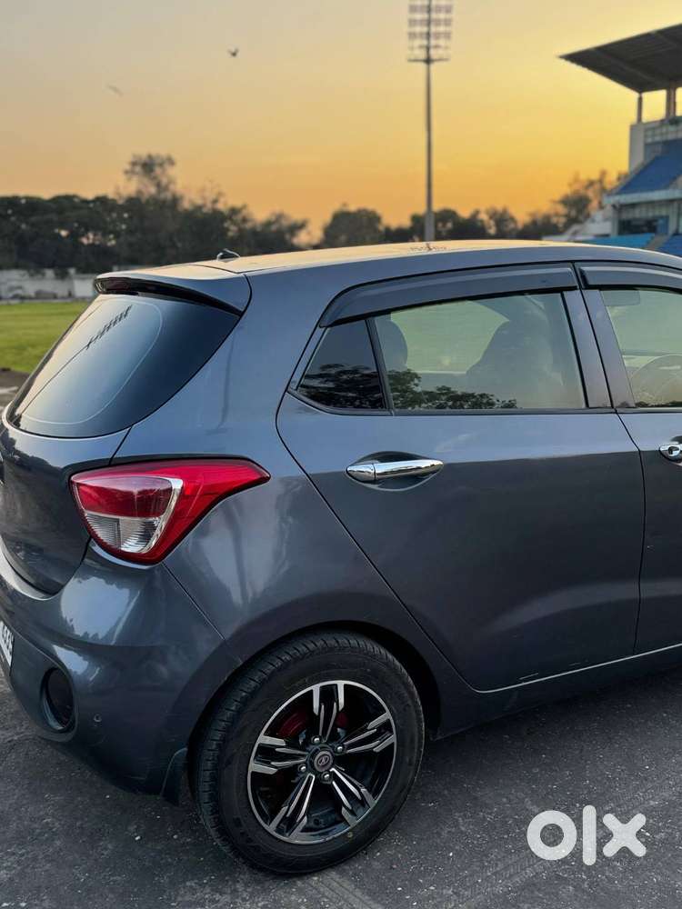 Hyundai Grand I10 Magna 2018 (petrol + Cng)  1st Owner  Govt Employe