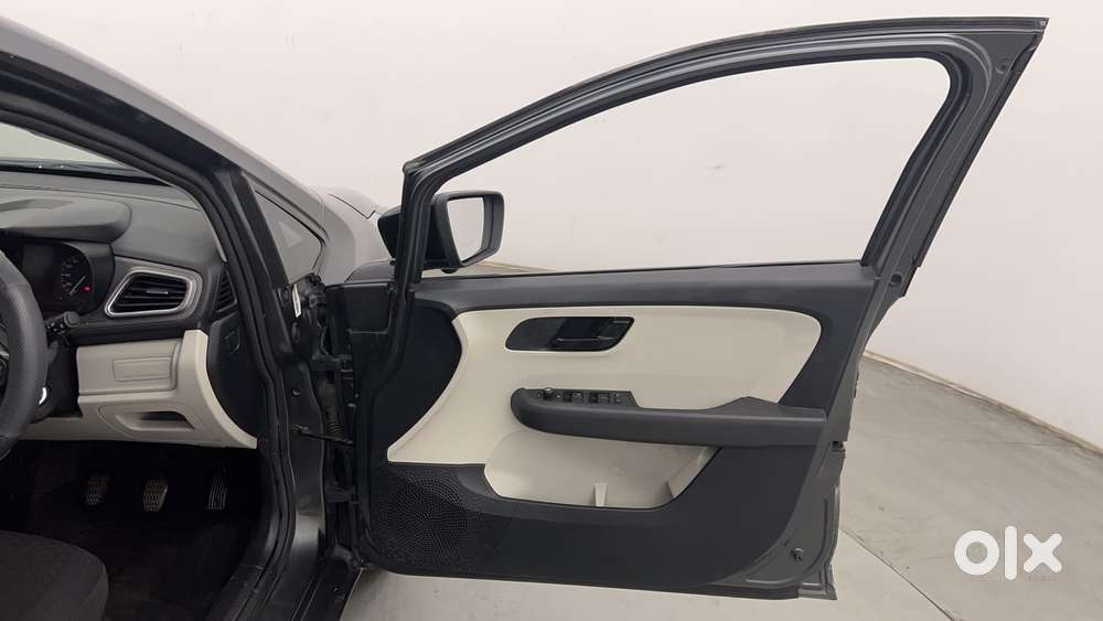 Tata Altroz Xm Plus Petrol, 2022, Petrol