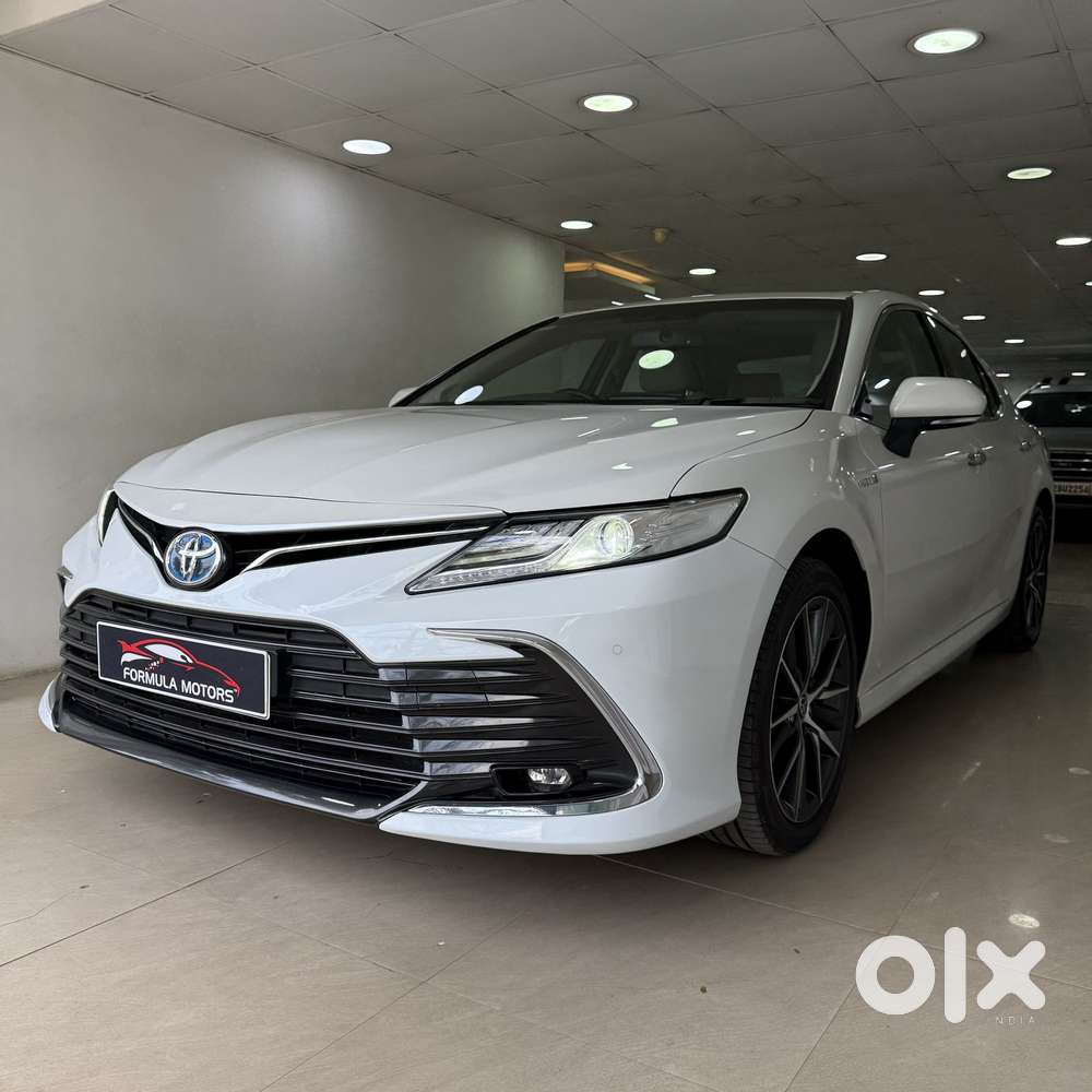 Toyota Camry Hybrid, 2022, Petrol