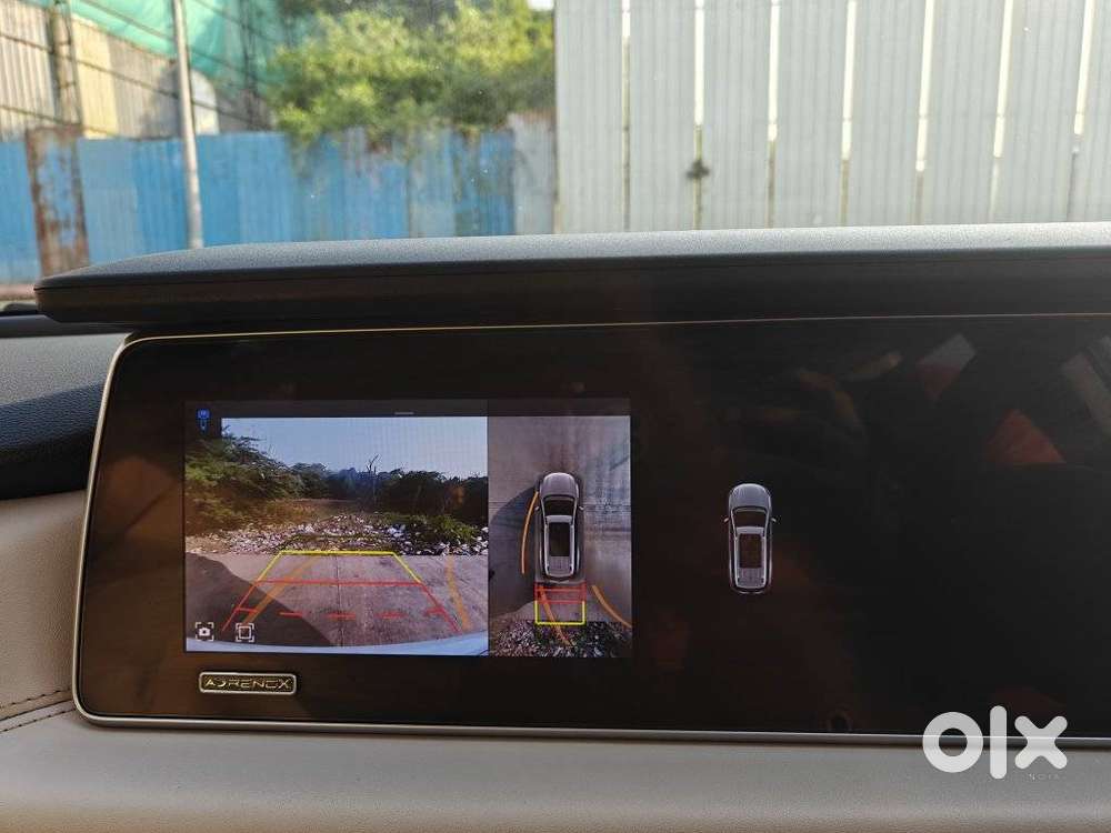 Mahindra Xuv700 2.0 Ax 7 Petrol At Luxury Pack Str, 2021, Petrol