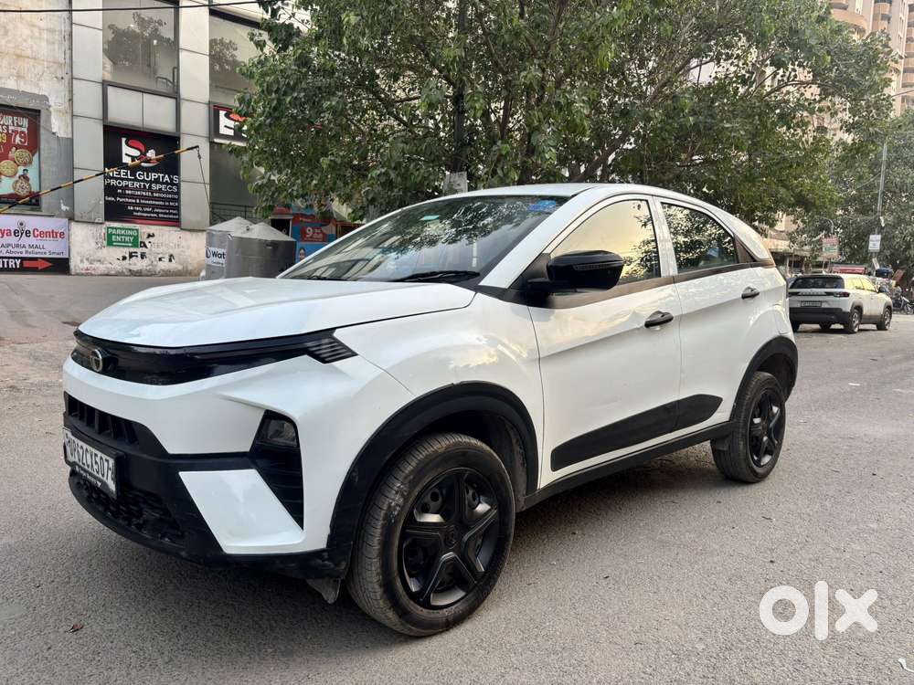 Tata Nexon Smart Plus1.2 Revotron Petrol 5 Mt, 2024, Petrol