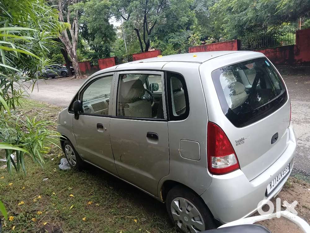 Maruti Suzuki Zen Estilo 1.0 Lxi 2010