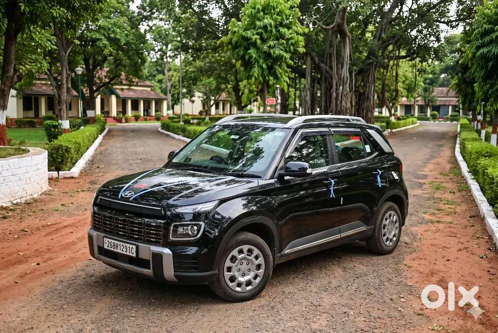 Bh No. Hyundai Venue Hx5 Kappa Petro, Army, 1st Owner, 5000 Km Driven