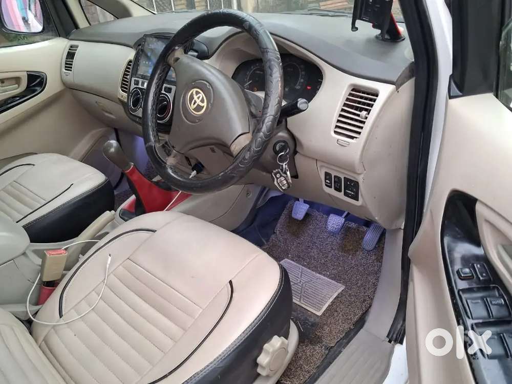 Toyota Innova 2010