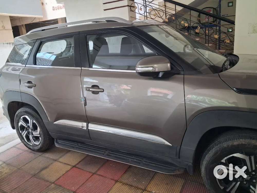 Maruti Suzuki Brezza 2025 Petrol 13000 Km Driven Automatic Version