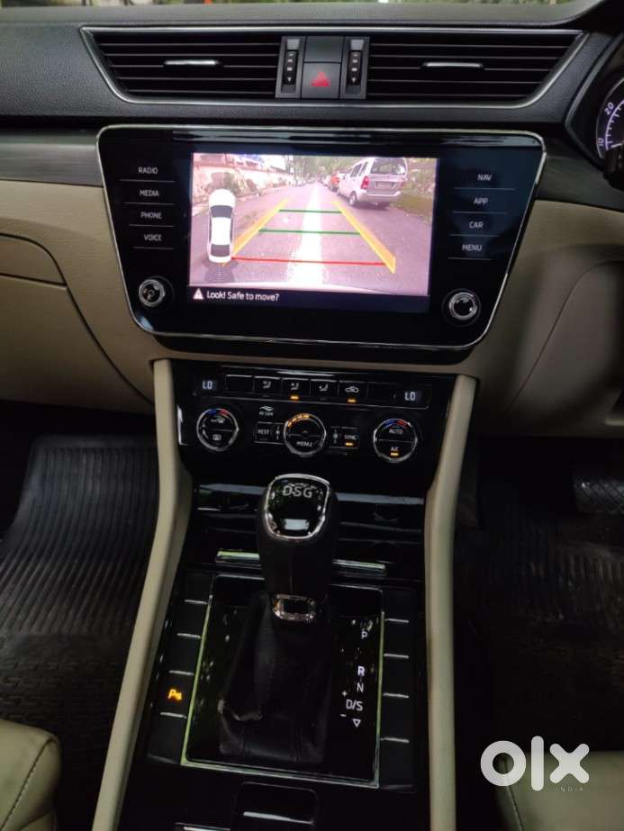 Skoda Superb Style 1.8 Tsi At, 2018, Petrol
