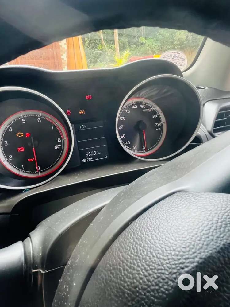 Maruti Suzuki Swift 2023 Petrol 35000 Km Driven