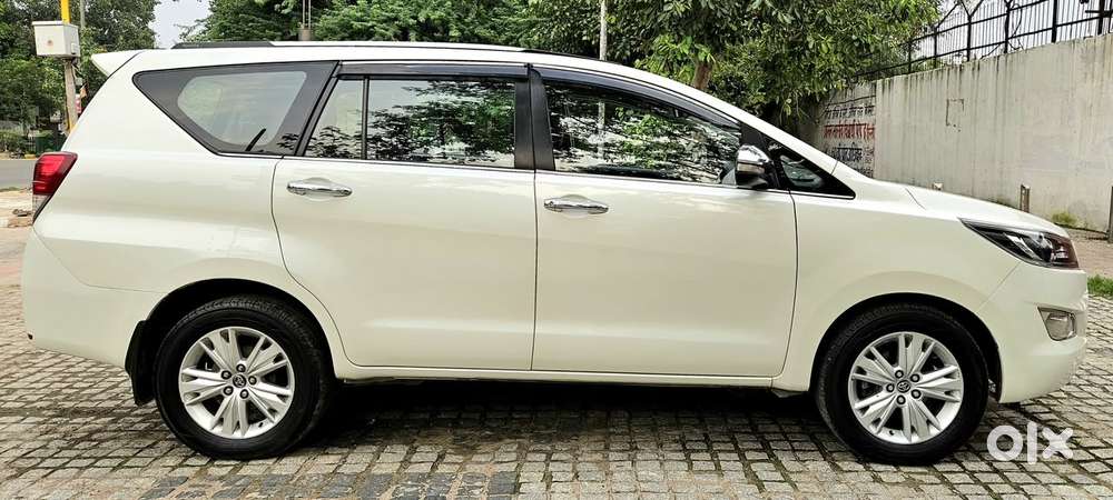 Toyota Innova Crysta 2.8 Zx At, 2016, Petrol