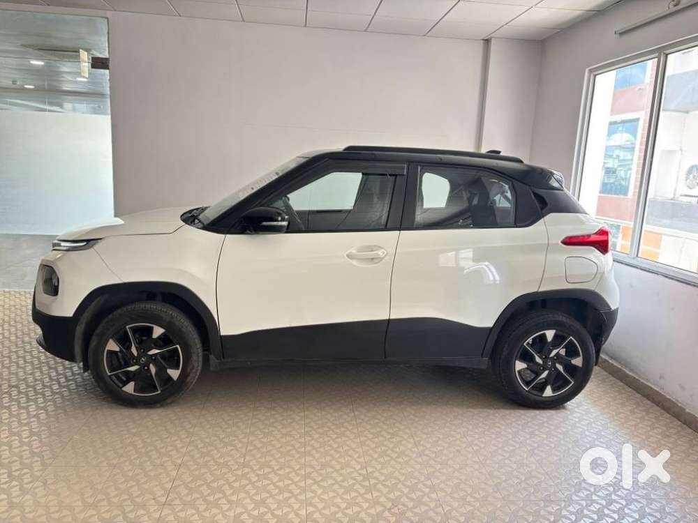 Tata Punch Creative Dual Tone Mt Sunroof, 2023, Petrol