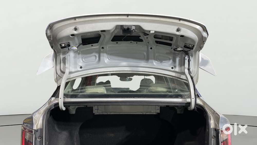 Hyundai Aura Sx (o) Manual, 2023, Petrol