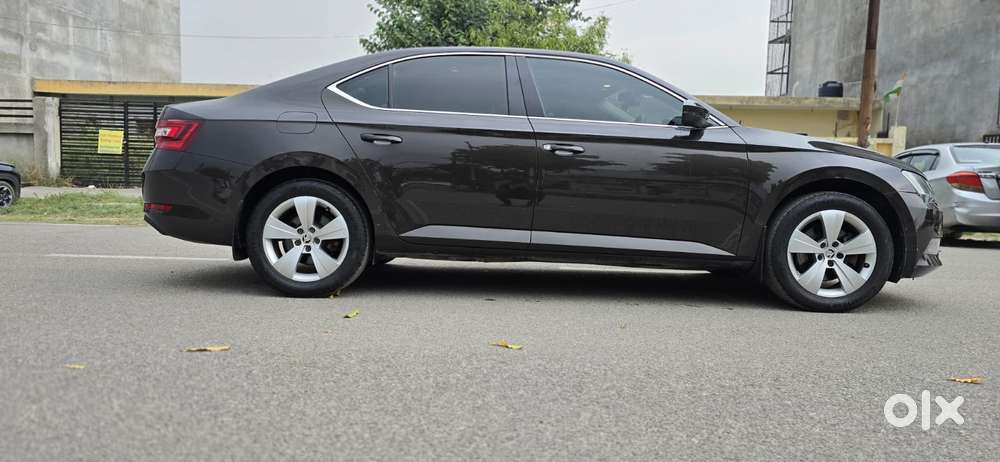 Skoda Superb Lk 1.8 Tsi At, 2016, Petrol