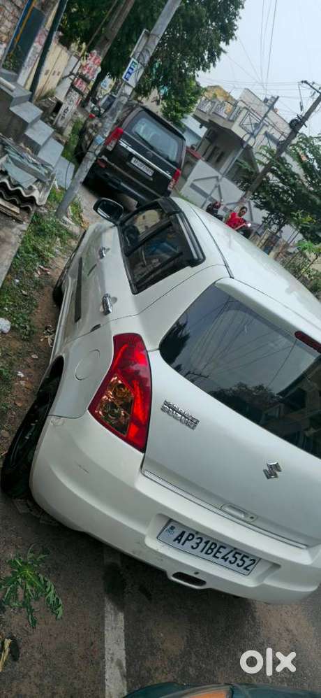 Maruti Suzuki Swift Lxi Optional-o, 2009, Petrol
