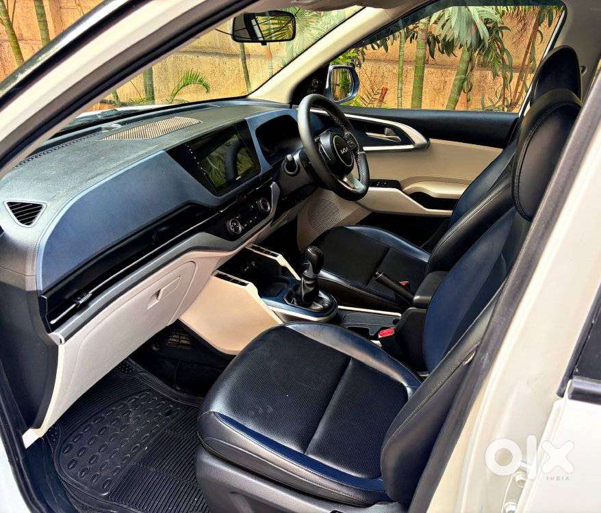Kia Carens 1.4 Premium Turbo 7 Str, 2022, Petrol