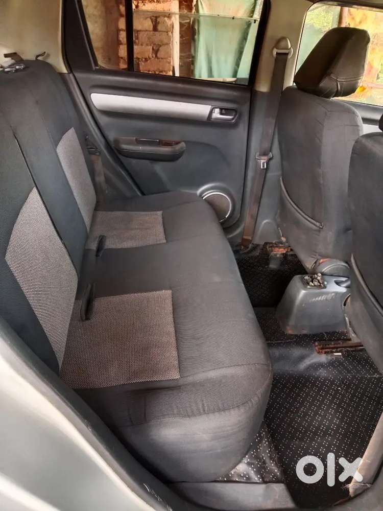 फुल कंडिशन गाडी