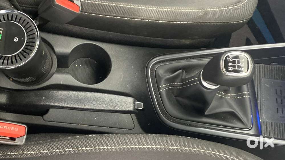 Hyundai New I20 1.2 Asta (o) Mt, 2022, Petrol