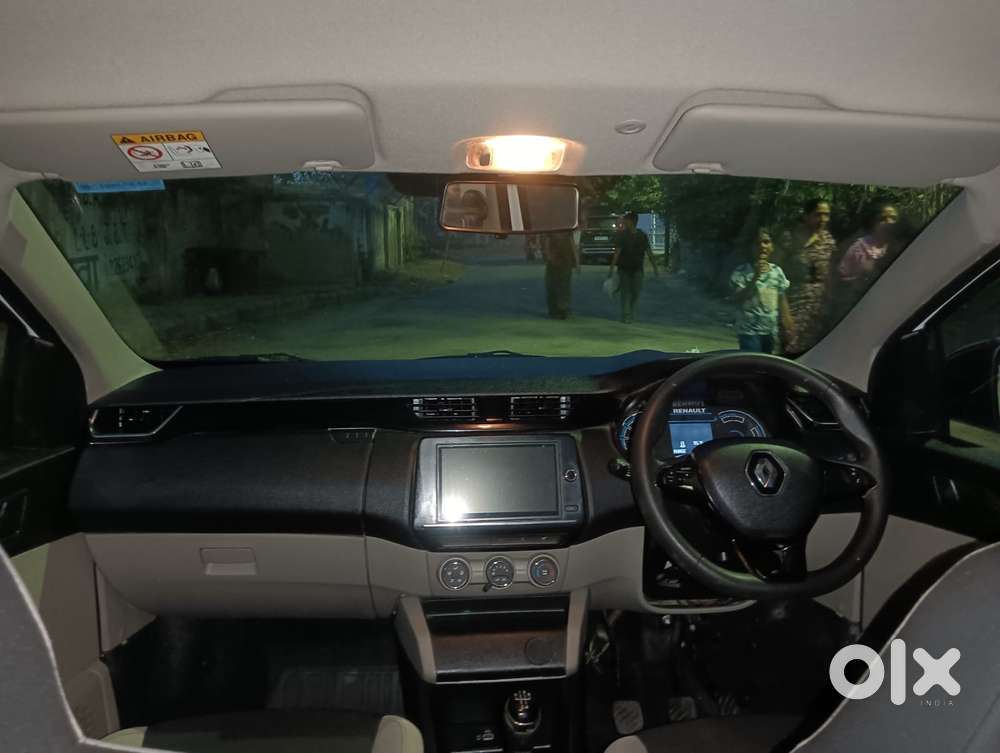 Renault Triber Rxt, 2023, Petrol