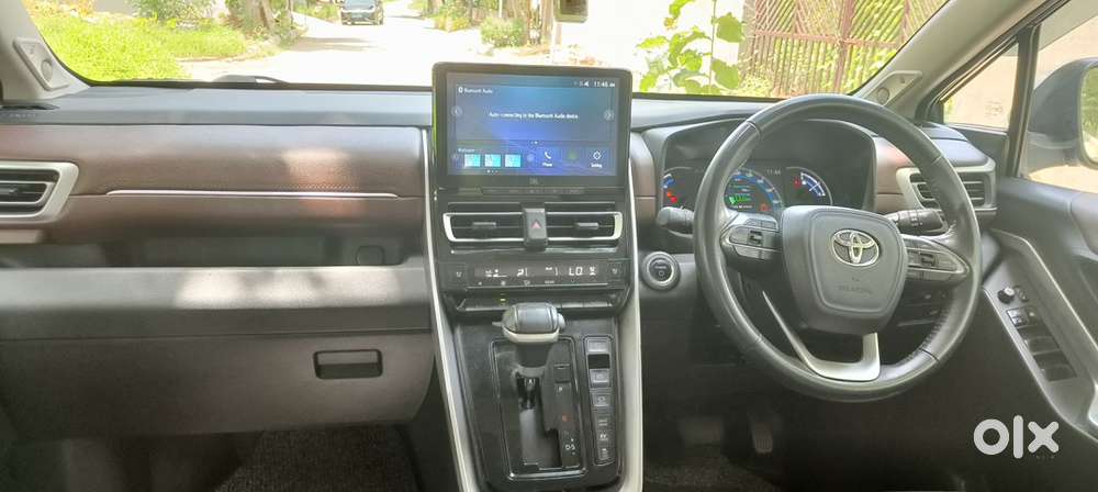 Toyota Innova Hycross 2023 Petrol Good Condition