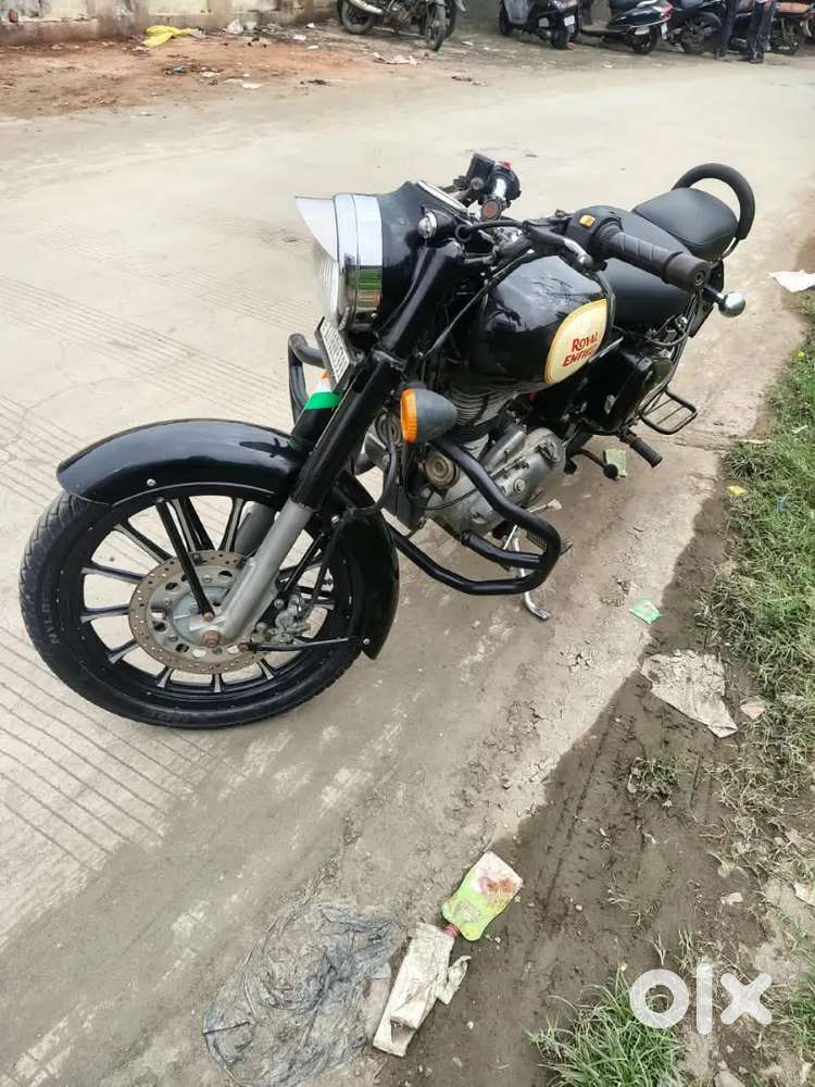 Royal Enfield Classic 350 Black -2016 In Best Condition.