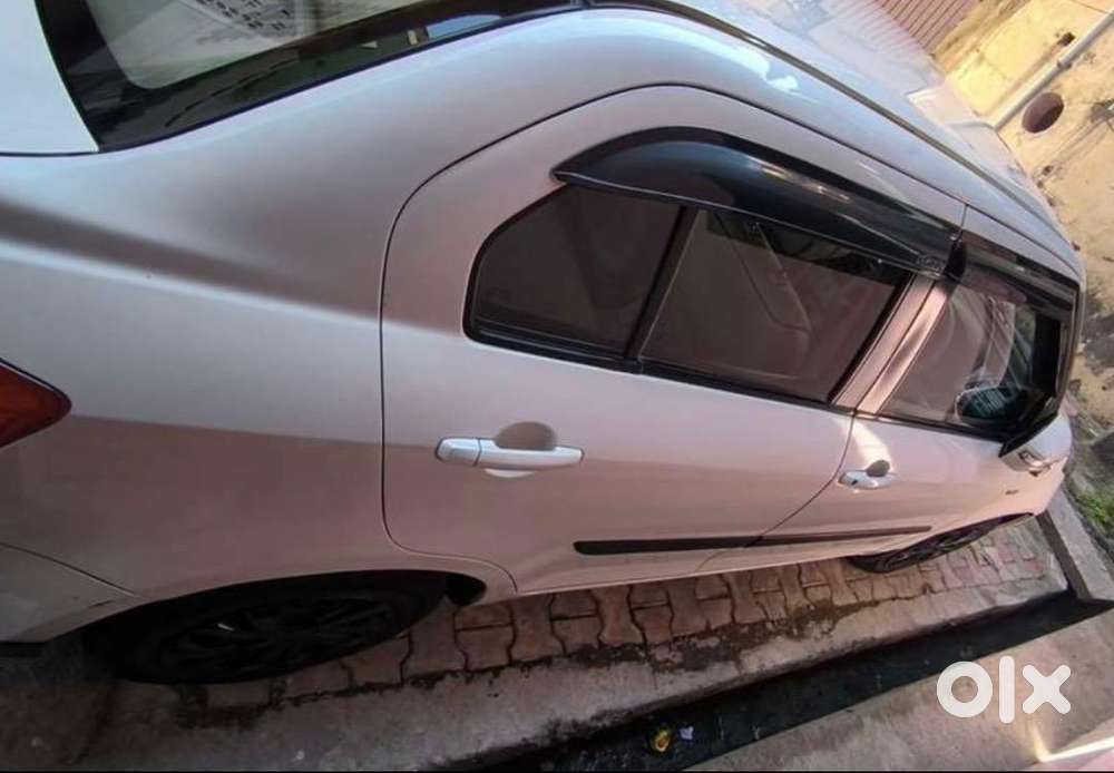 Maruti Suzuki Swift Dzire 2015 Petrol 57000 Km Driven