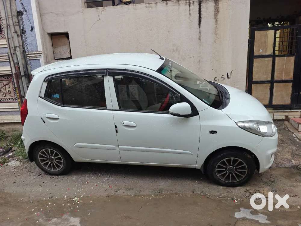 Hyundai I10 Sportz 2012 Automatic Excellent Condition