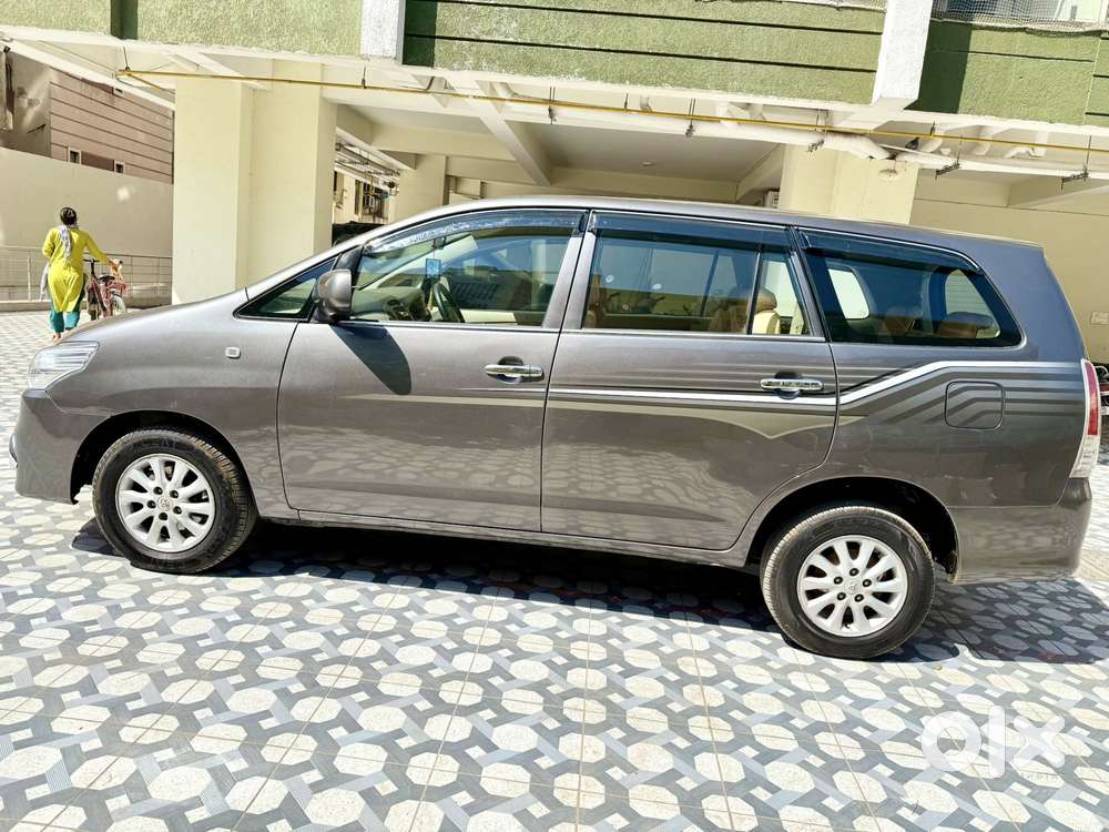 Toyota Innova 2.5 G (diesel) 8 Seater, 2012, Diesel