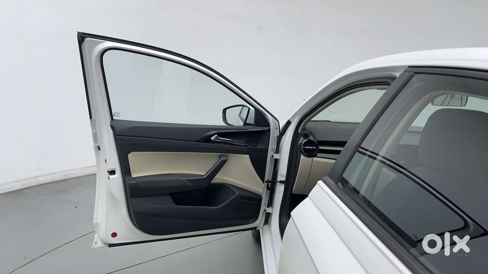 Skoda Slavia Ambition 1.0l Tsi At, 2023, Petrol