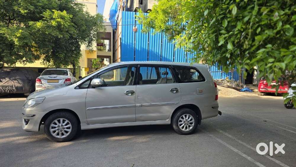 Toyota Innova 2.5 V 8 Str, 2012, Diesel