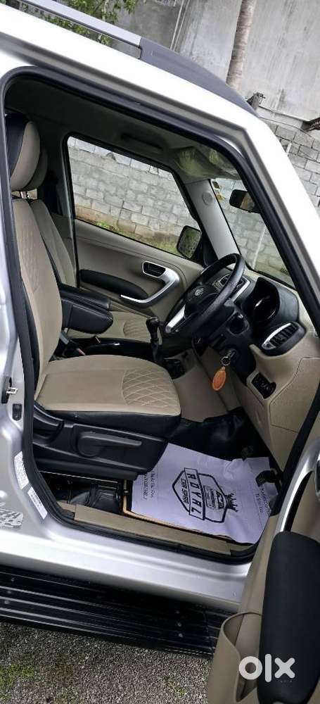 Mahindra Tuv 300 T10, 2018, Diesel